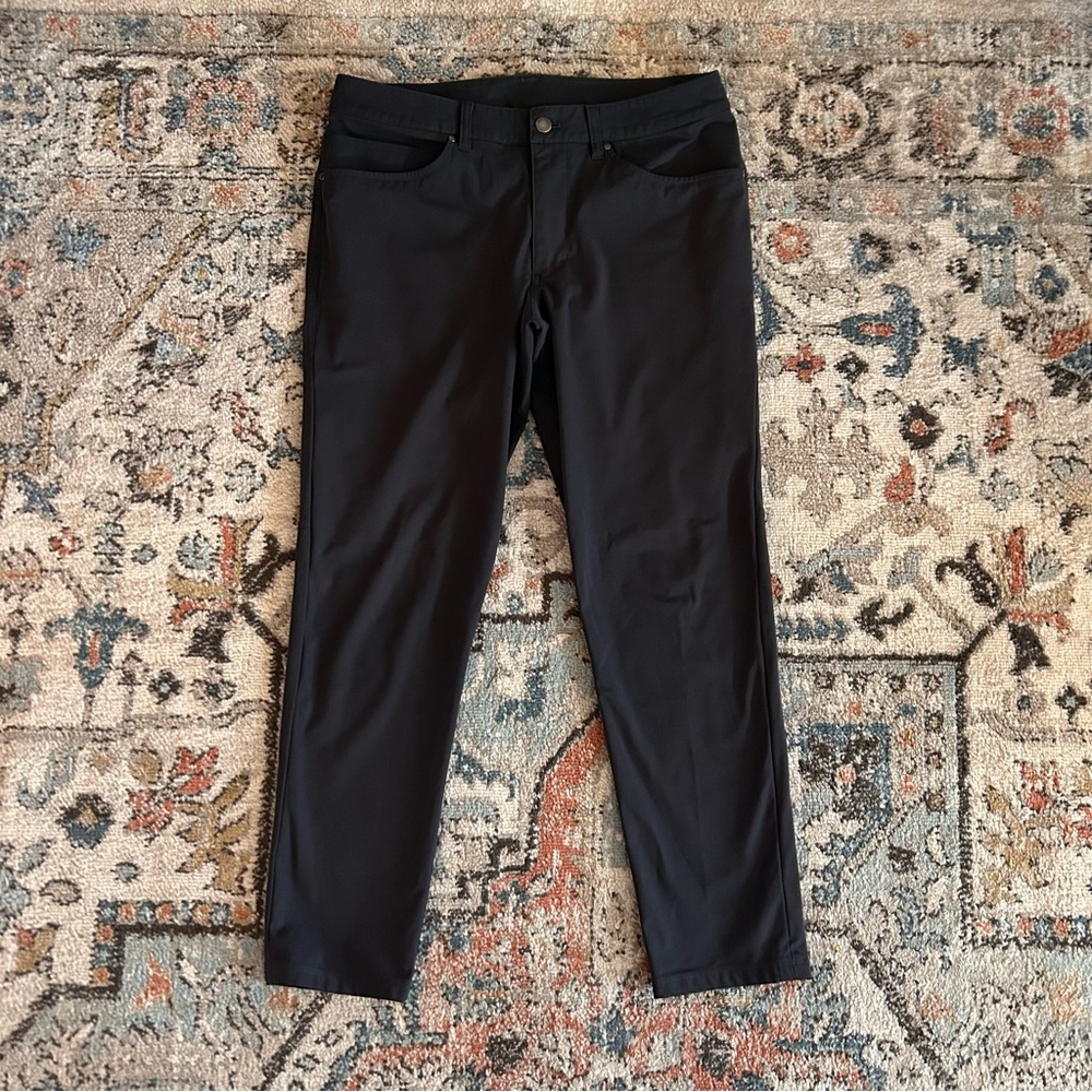 Lululemon Men’s Black Slim Fit Pants